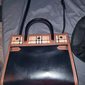 Burberry purse